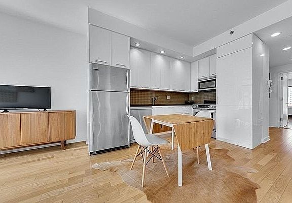 3rd image of 49 E 34th St #21A