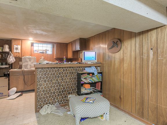 4th image of 2400 N 73rd St