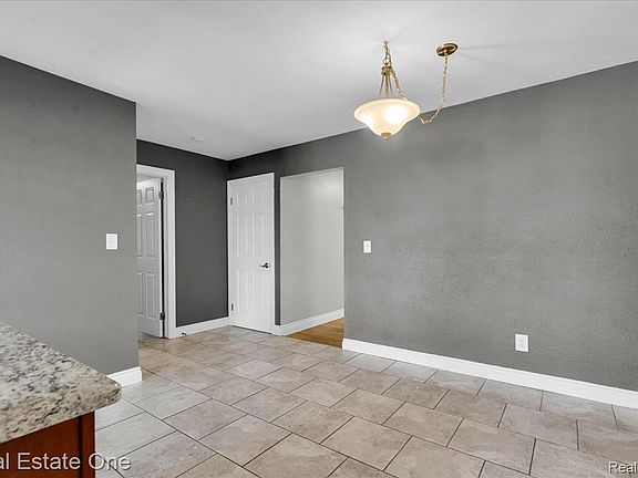 5th image of 5063 Abington Dr