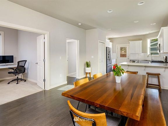 5th image of 883 NE 2nd St