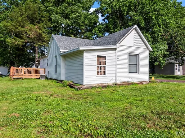 1013 N Van Buren St, Litchfield, IL 62056