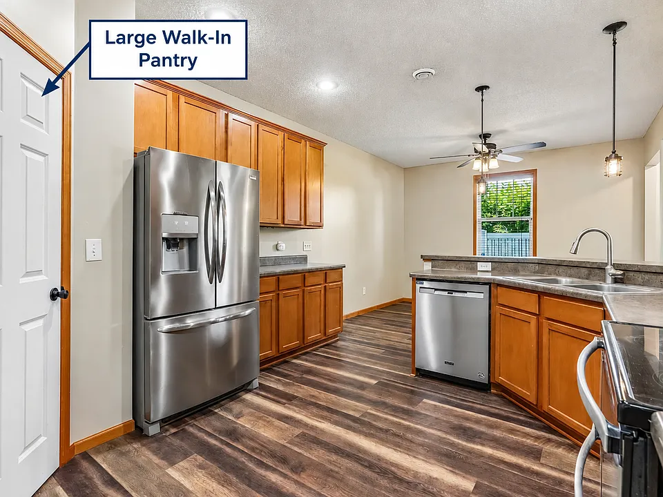 1912 Rose Way #601