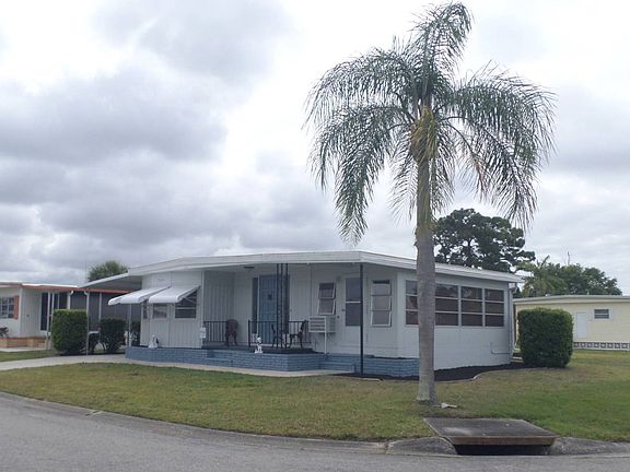 3rd image of 2112 York Dr