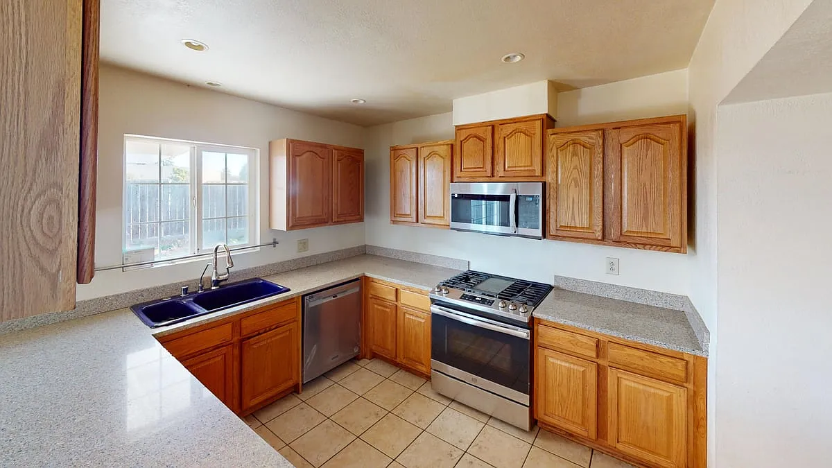 4728 Nelson St photo 1