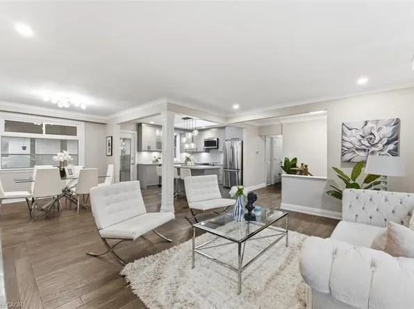 156 Trayborn Dr, Richmond Hill, ON L4C 4L1