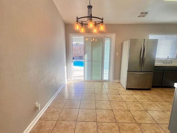 4th image of 2223 San Luis St