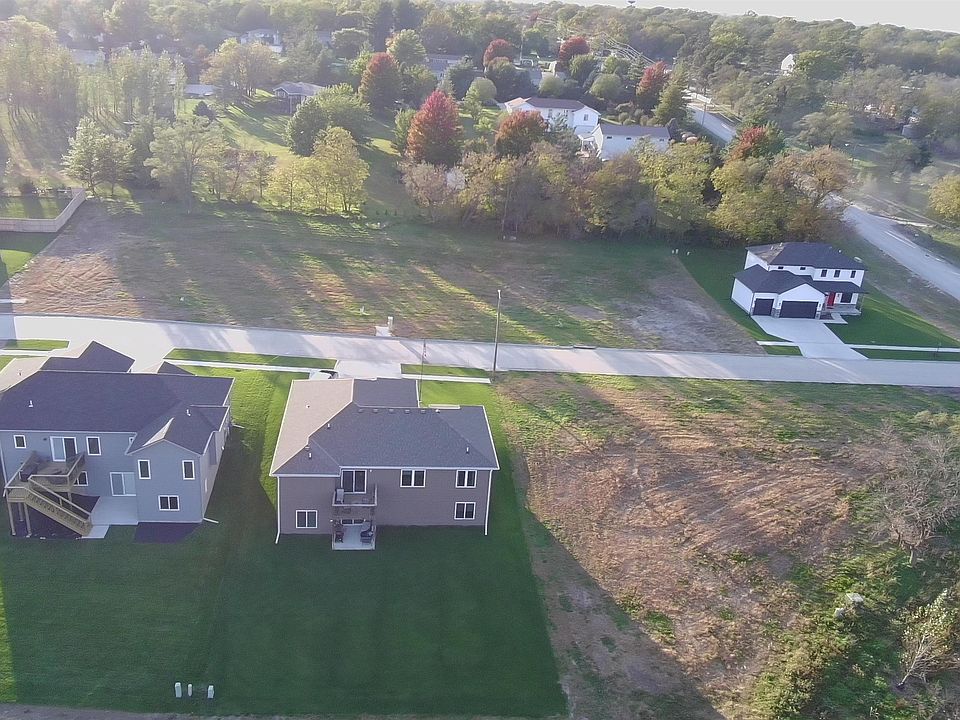 1st image of 945 Evergreen Rd