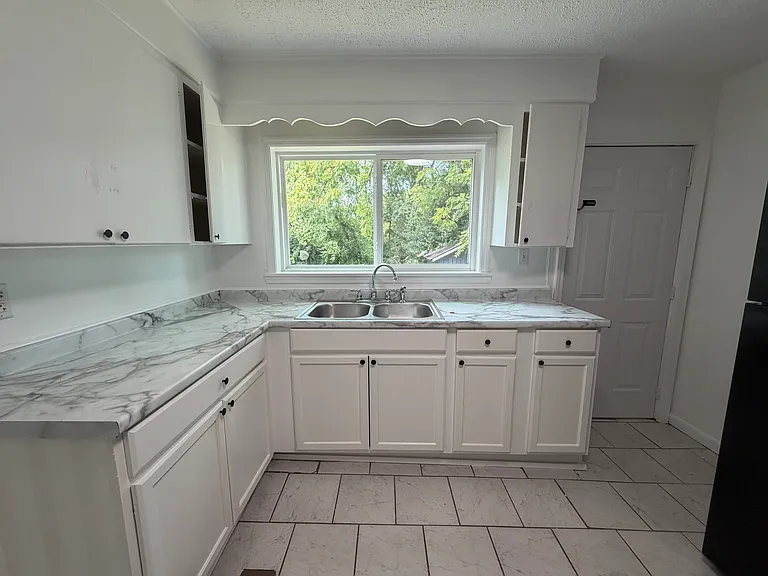 606 Pace St — Photo 6