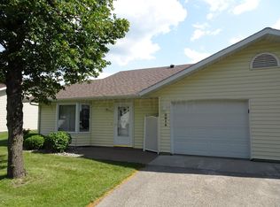3914 Dacotah View Ct, Grand Forks, ND 58201