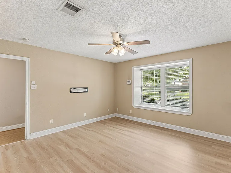 253 Teakwood Ln — Photo 23