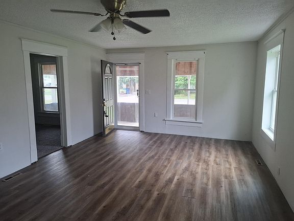 3rd image of 205 Kentucky St