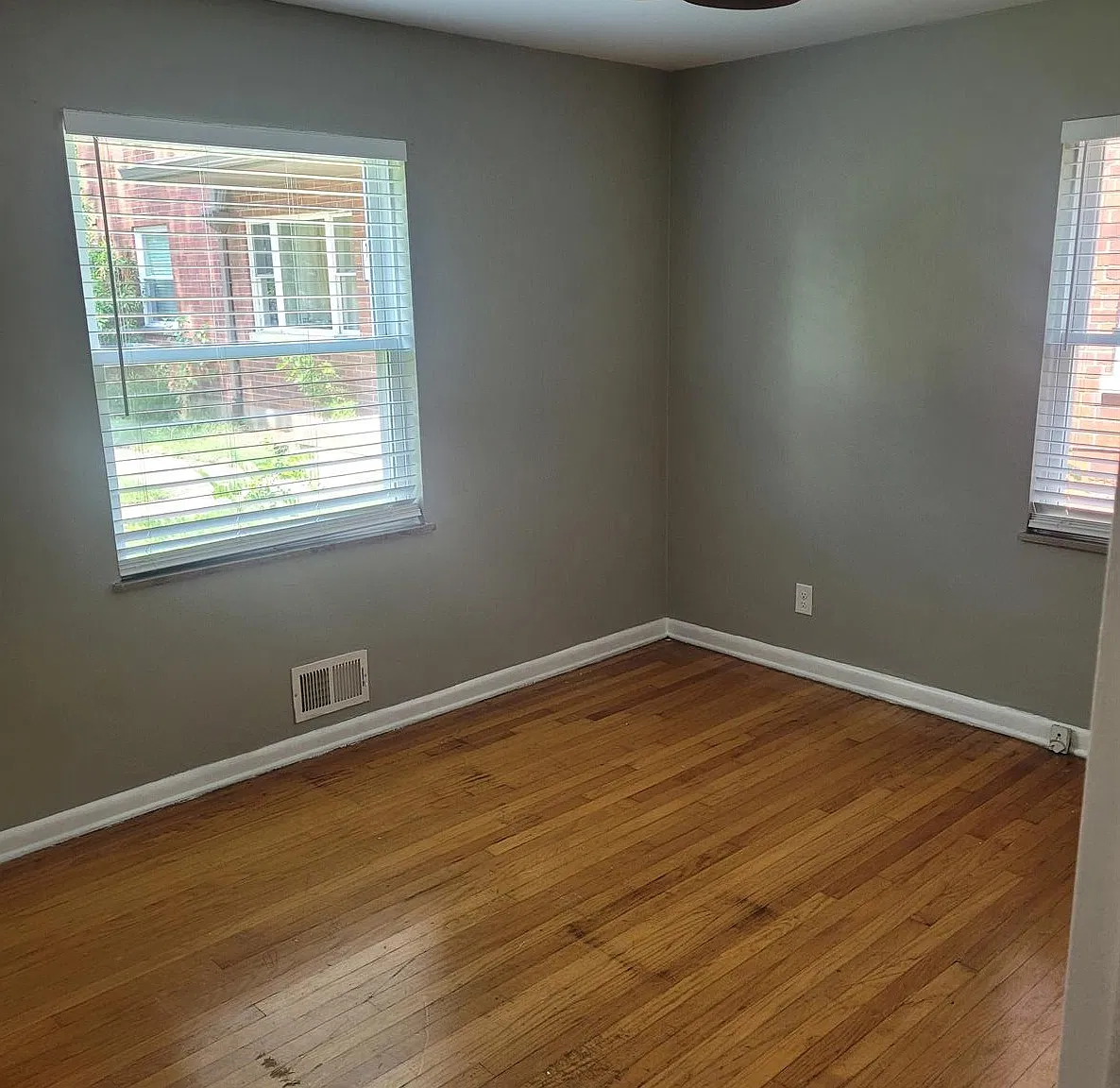 2 bed, 800 sqft, $899 — Photo 3