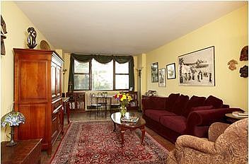 2nd image of 130 E 18th St APT 4U