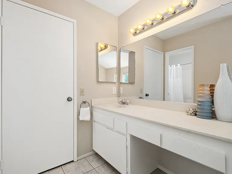 4068 Jeffrey Dr — Photo 23
