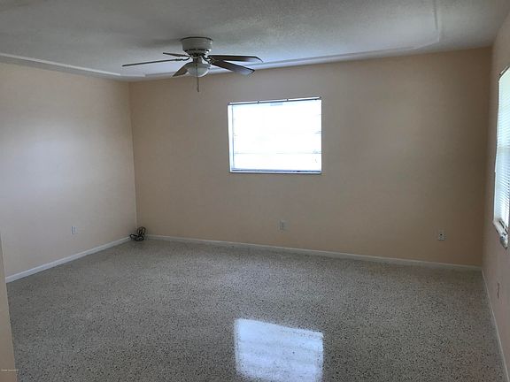 4th image of 548 Teak Dr
