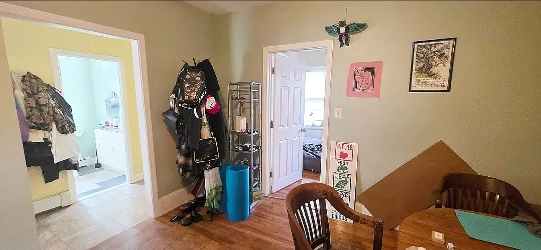 2 bed, 800 sqft, $2,300 — Photo 2