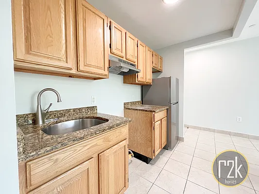 Rented by Realty 2000 Corp | media 30