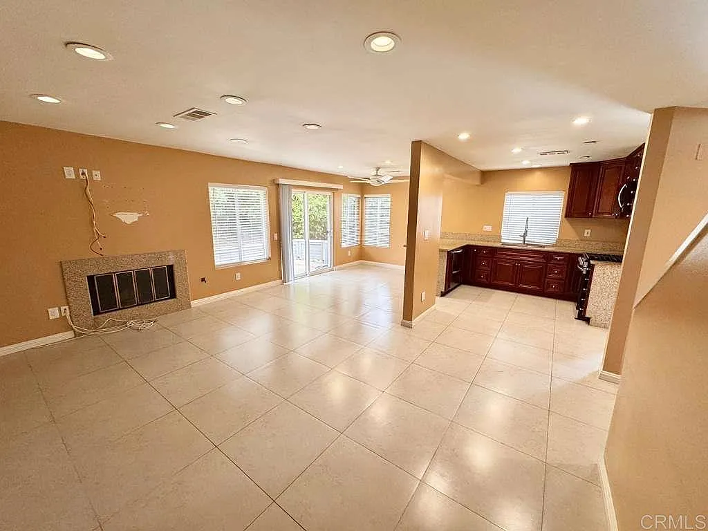 3 bed, 3.0 bath, 1469 sqft, $3,800 — Photo 2