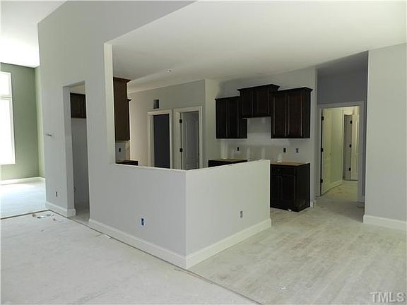 4th image of 238 Hazelnut Ln