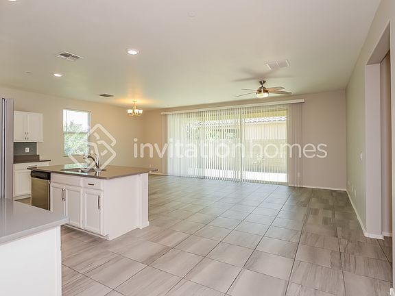 4th image of 1143 S Sawyer