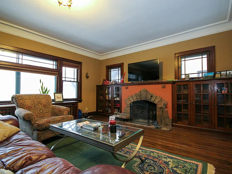 1404 University Ave NE #1 — Photo 4