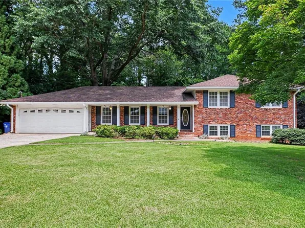 3135 Wanda Woods Dr, Doraville, GA 30340