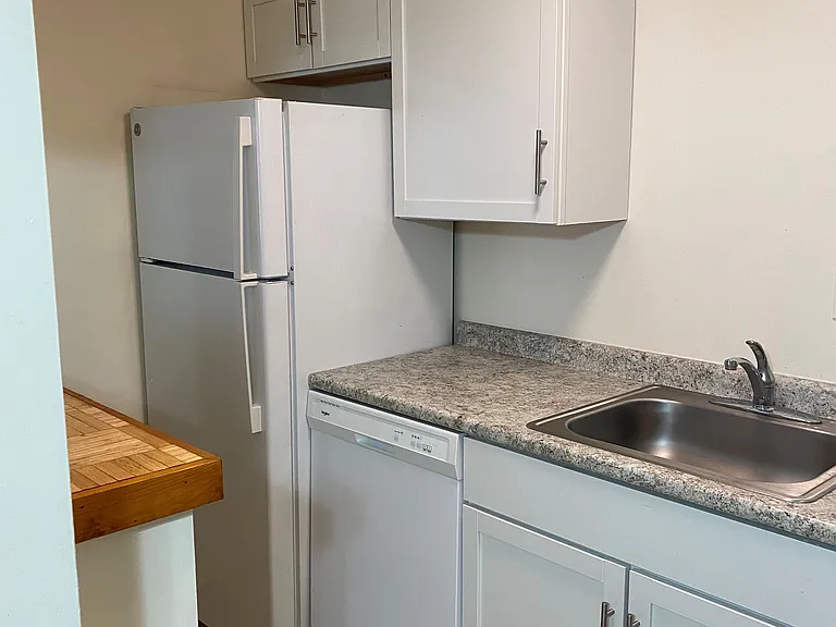 The North Main Apartments — Photo 12