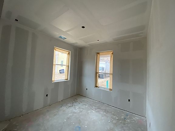 5th image of 3900 Vantage Dr
