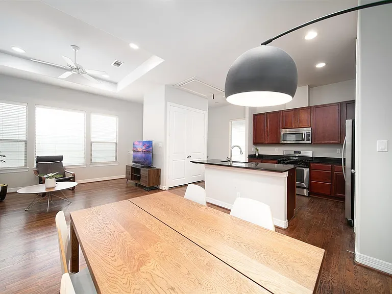 3848 Center St — Photo 14