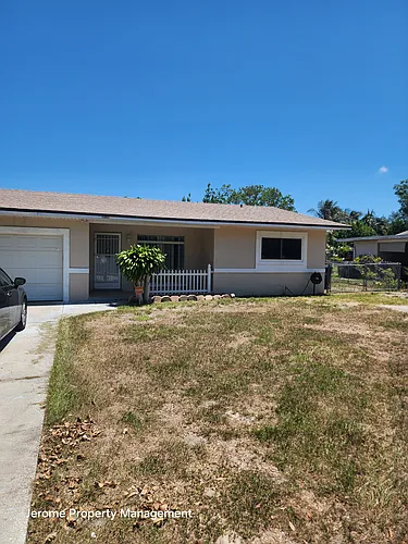 208 23rd Ave W Photo 1