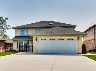 10161 Potter Rd, Des Plaines, IL 60016