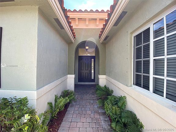 5th image of 1835 NE 36th Ave #1835