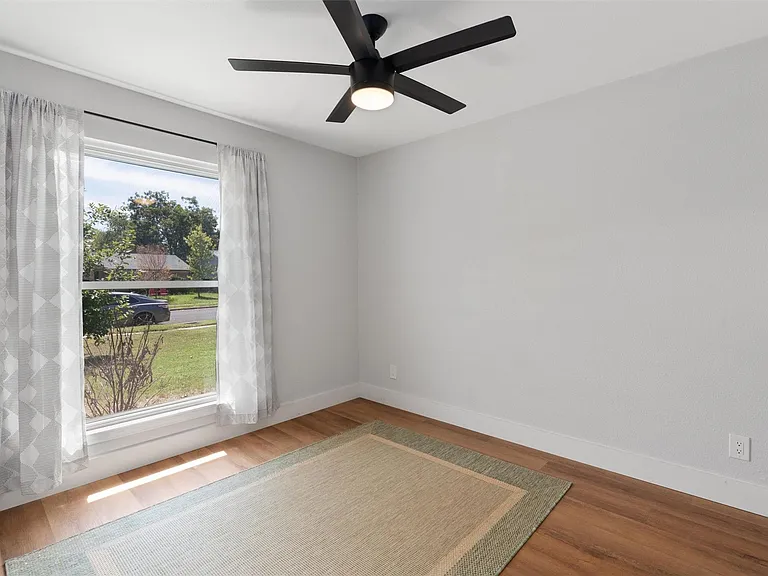 7806 Woodcroft Dr — Photo 18