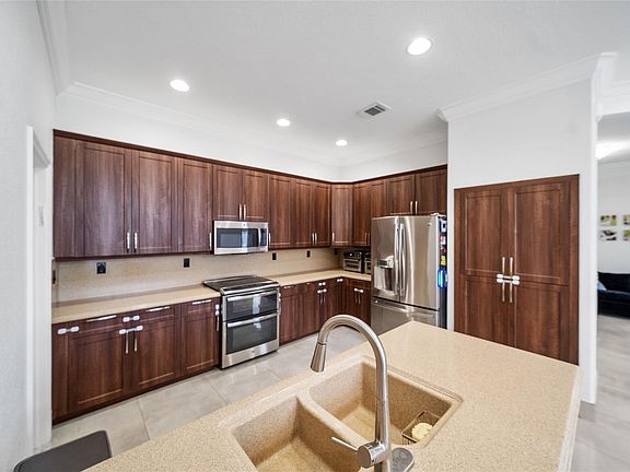 4th image of 4916 SW 38th Way