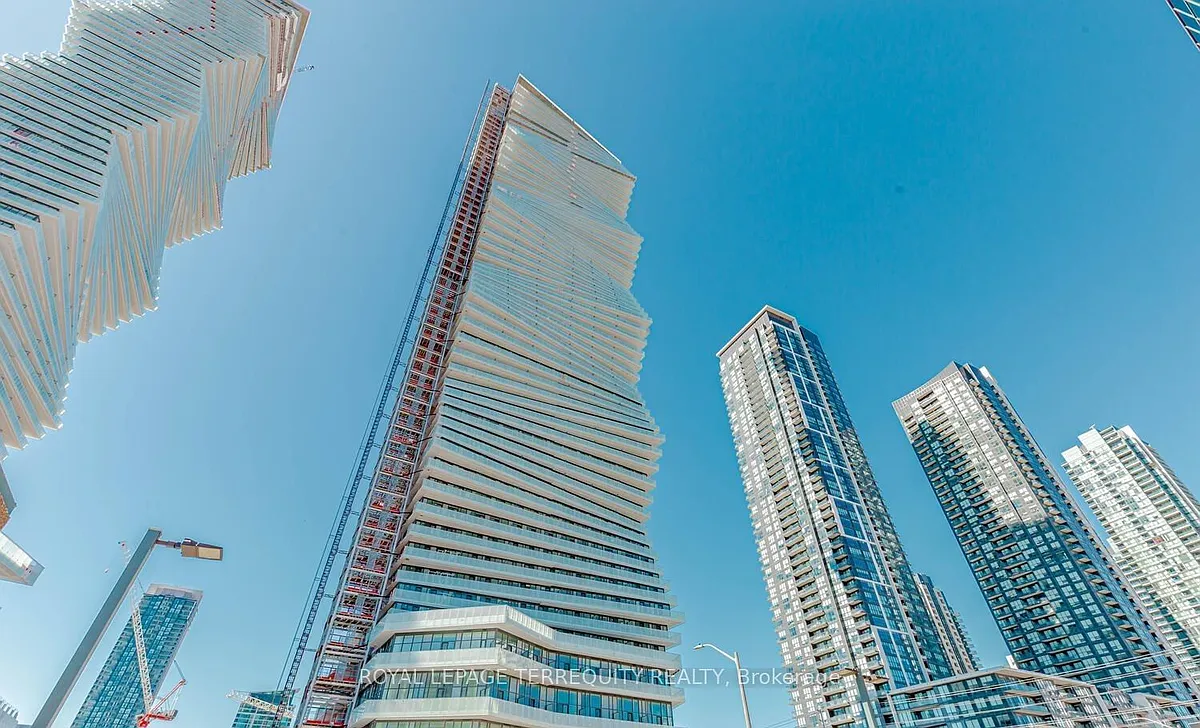 Photo 2 of 26 - 3900 Confederation Pkwy #305 - Mississauga, ON Building Photo - 3900 Confederation Pkwy #305
