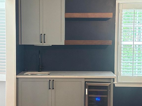 5th image of 211 Pebble Creek Dr
