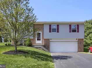 5 Ironstone Dr, Lititz, PA 17543