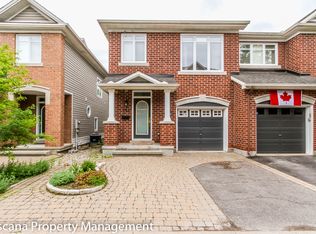 164 West Village Point, Ottawa, ON K1Z1E3