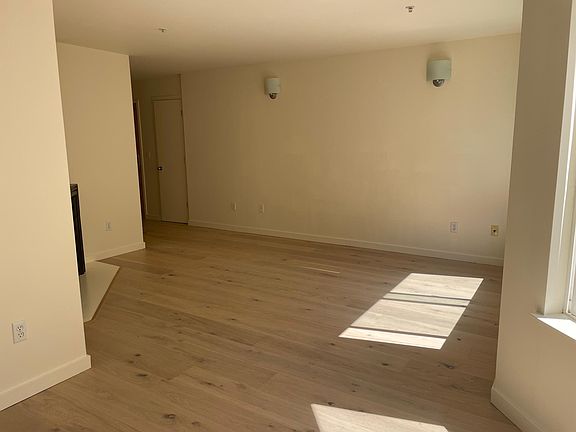 4th image of 1625 Pacific Ave APT 203