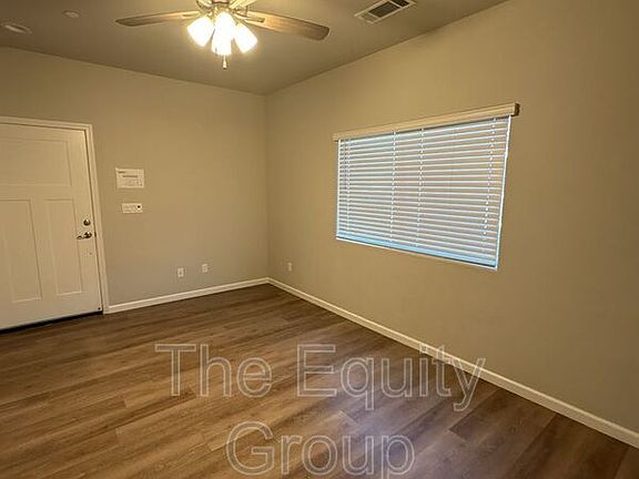 3rd image of 514 S Summit St #102