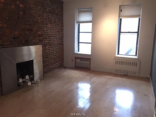 Rented by Town Residential | media 28