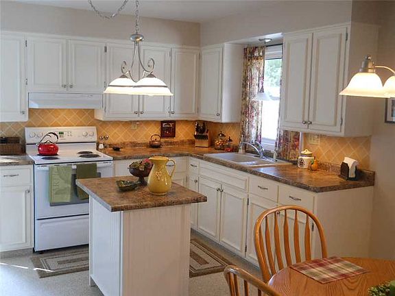 4th image of 820 Westwood Dr NW