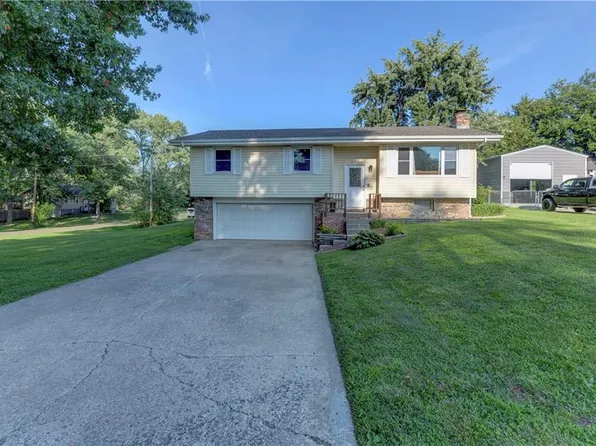 205 Washington St, Gower, MO 64454