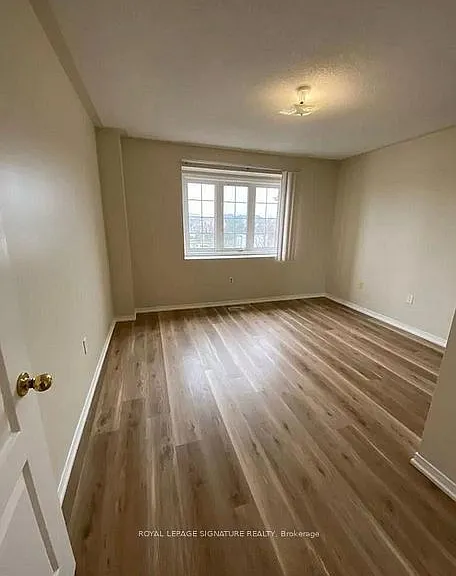 6112 Windfleet Cres — Photo 4