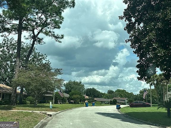 4th image of 3540 Sandburg Rd