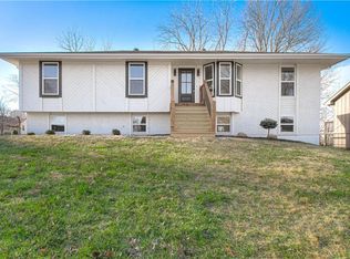 14401 NW 67th St, Parkville, MO 64152