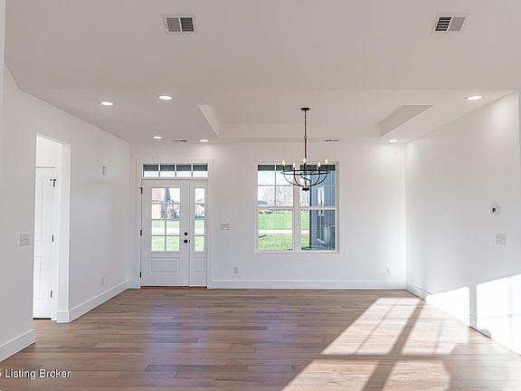5th image of 105 Boundary Oak Dr