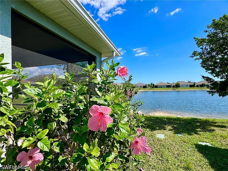 1130 Rolling Brook Ln — Photo 36