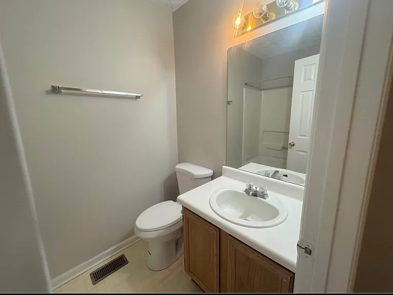 6639 Meadow Green Cir — Photo 9