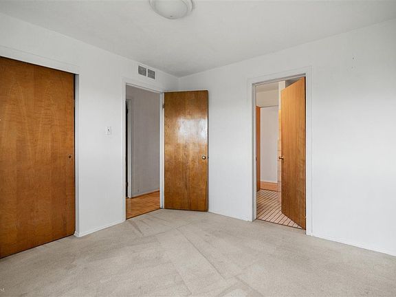 5th image of 30214 Garry Ave